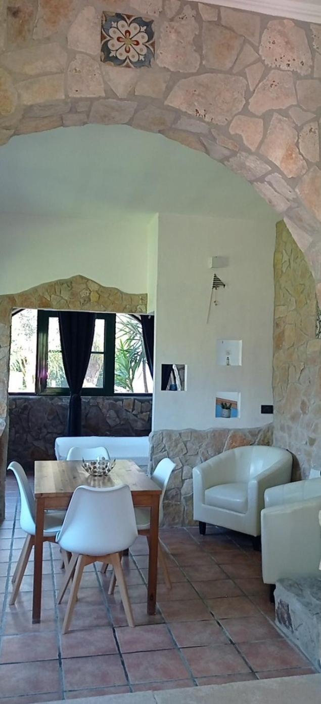 Casa Masseria Le Ville Пешичи Екстериор снимка