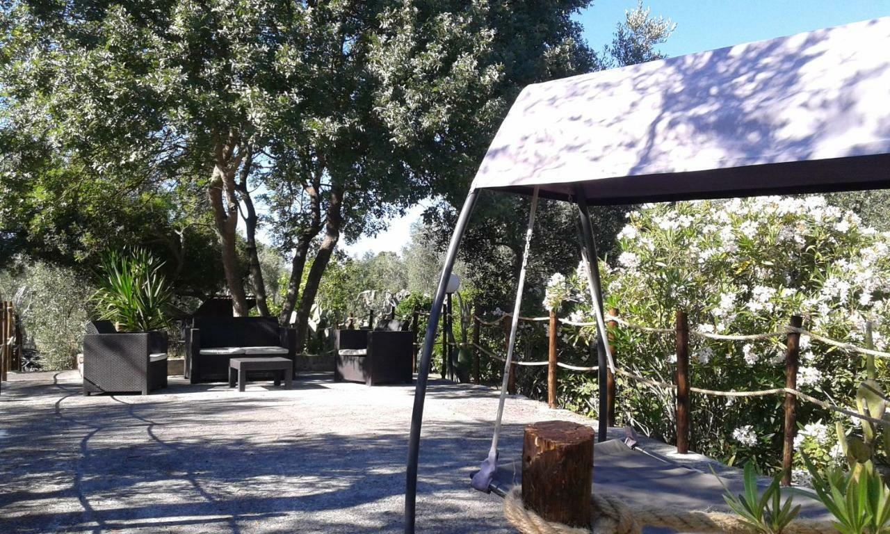 Casa Masseria Le Ville Пешичи Екстериор снимка
