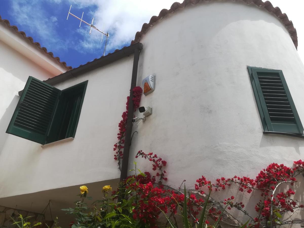 Casa Masseria Le Ville Пешичи Екстериор снимка
